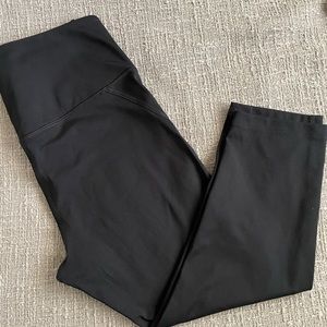 Girlfriend Collective black high waist cropped capri leggings M like new